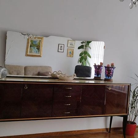 7 Flower Street Apartment 森佩特·普里·哥里齐 外观 照片