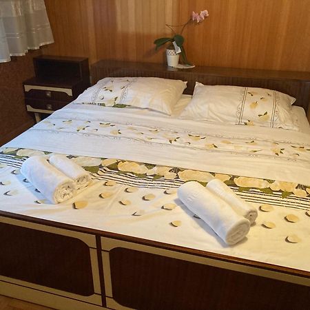 7 Flower Street Apartment 森佩特·普里·哥里齐 外观 照片