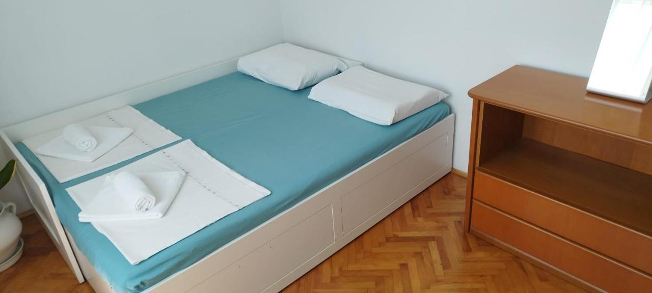 7 Flower Street Apartment 森佩特·普里·哥里齐 外观 照片