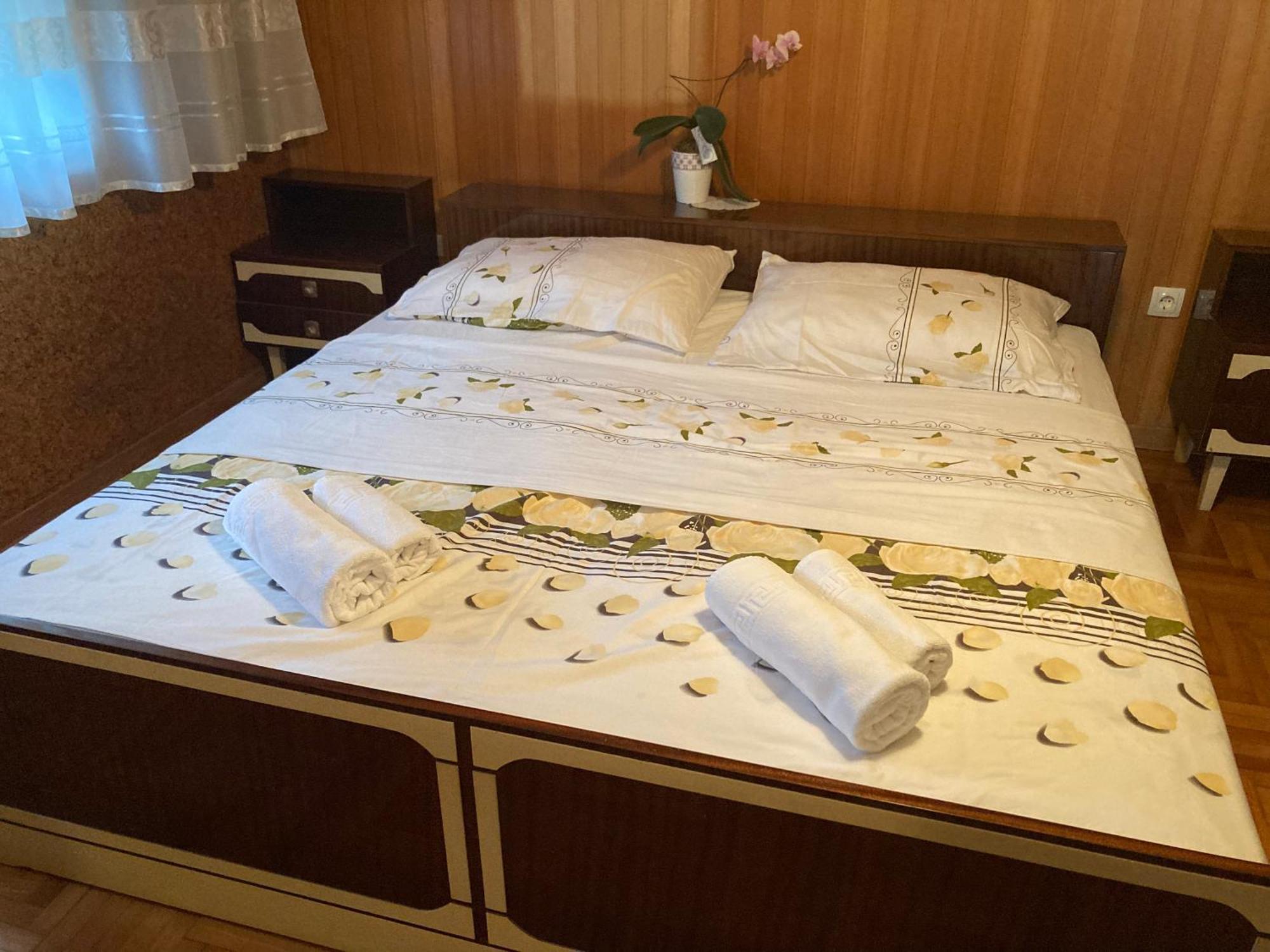 7 Flower Street Apartment 森佩特·普里·哥里齐 外观 照片